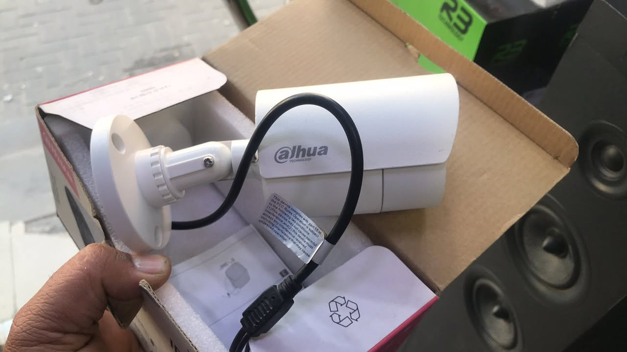 أنواع مختلفه من كاميرات المراقبة الحديثه توصيل موجود *********** اتصل وتدلل
