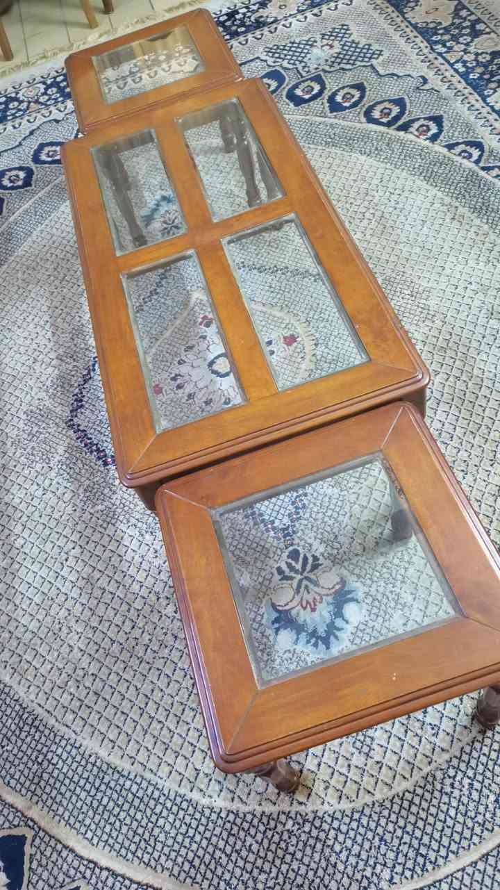 السلام عليكم تخم ملكي للبيع 10 مقاعد و طبلات كبيره مع 4 طبلات وسط للبيع للاتصال ***********
