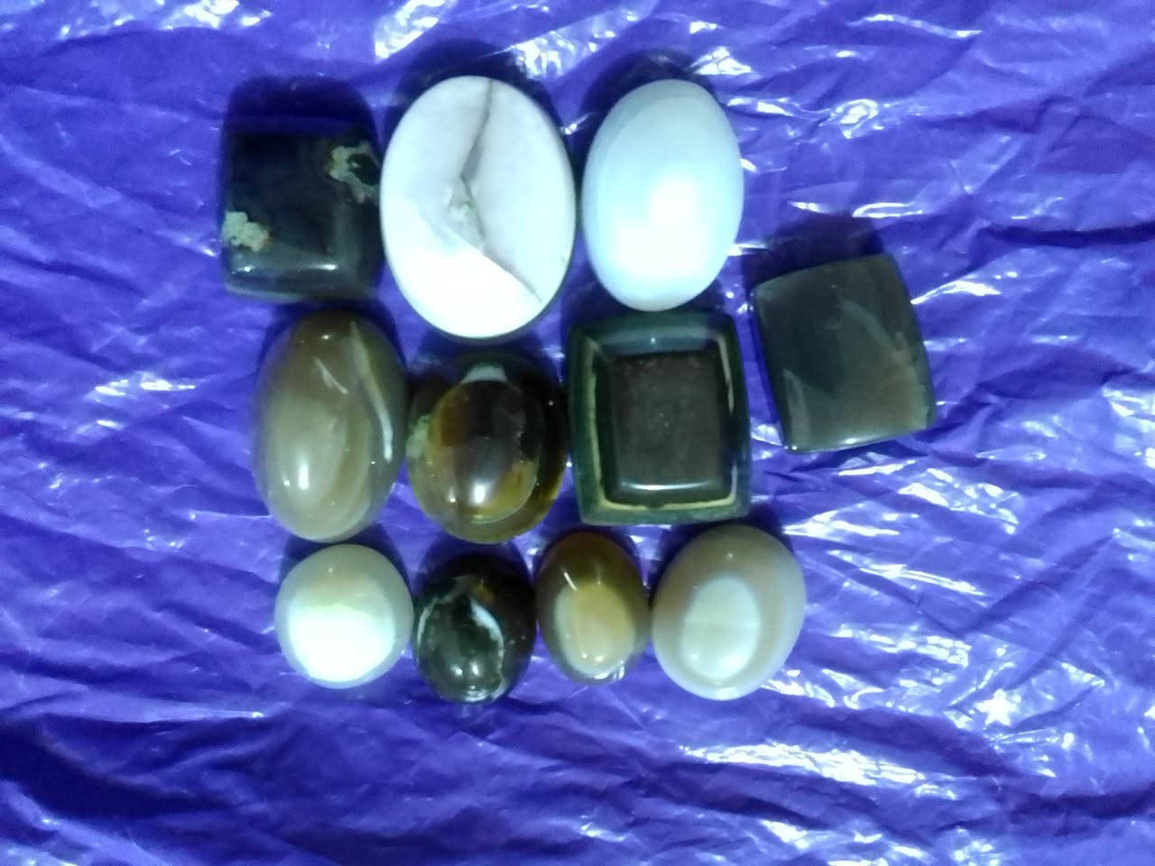 جزع يماني يجنن روعه نواعم وسط وكبار القطعه الوحده عله ٣ شلع ابيع يا بلاش جوه سعرهن اذا مفرد اقل طلب ٣ قطع بس سعر يختلف على ٥


**إذا كنت صاحب هذا الإعلان وتريد حذفه لأي سبب، رجاءا أرسل رسالة إلى الدعم الفني**