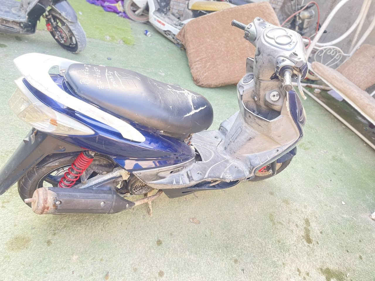 سلام عليكم دراجه سكنز فحل دراجه كهربايات شغاله دراجه خير من الله السعر 600وبيها مجال العلوان الغزاليه شارع المركز رقم التواصل                                  .                  .         👈🏻 ‭٠٧٧٦ ٥٧٣ ٨٣٧٣‬
