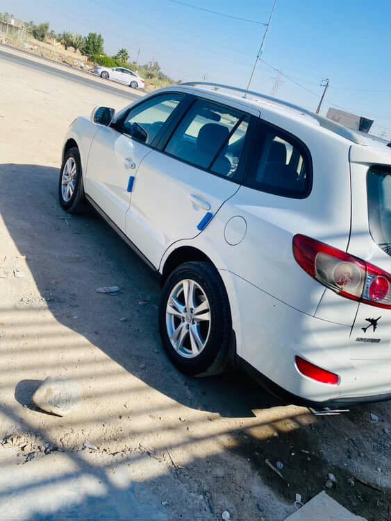 السلام عليكم ورحمة الله وبركاته 
سنتافي موديل  ١٢ رقم بغداد بأسمي رقمها جديد هنزه وسنويه كله جديد 
محرك 6 V  سبعه راكب سياره الشركه العامه مابيها اي مواصفات 
ماشيه فوك ال ٢٠٠٠  سياره خير من الله مكفوله من ضربه ومن بارد  السعر ١٥٥ وبيها مجال شي بسيط مكانها بابل / مشروع مسيب اتصل ***********
