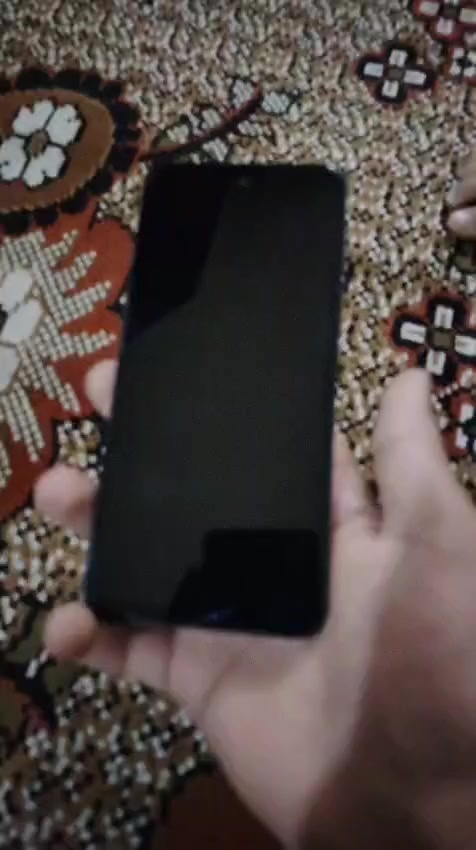 السلام عليكم موبايل تكنو سبارك 2024GO ما مفتوح ابد جهاز نضيف سماعتين ستيريو فوك وجوه 40 فريم بال بوبجي ذاكره 64 الرام6 كامره حلوه HDR بصمه وجه واصبع كله شغال ياخذ سيمكرتين شحنه تايبسي بطاريه 5000 السعر 75 قفل قفل🔒🔒  او مراوس ويه جهاز أقوه منه وانطي فرق العنوان بغداد الرشاد شارع القاعدة رقم الهاتف ***********
