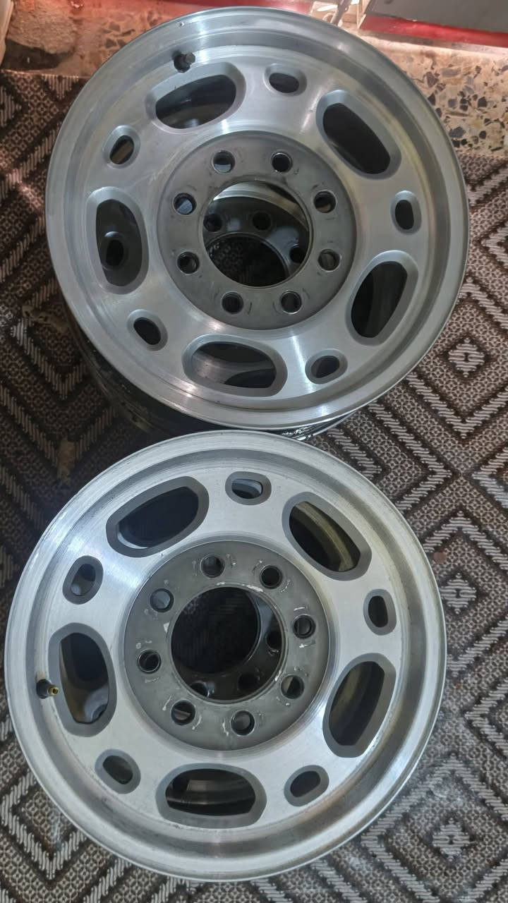 للبيع 
ويالاه يوكن الفينيه بعدهن نضاف للبيع تخم كامل فقط ملاحضه صغيره واحد من عدهن العنوان البصره كرمه علي 

السعر 400 وبيهن مجال قليل 

‏‪***********‬‏

‏‪‏‪***********‬‏
