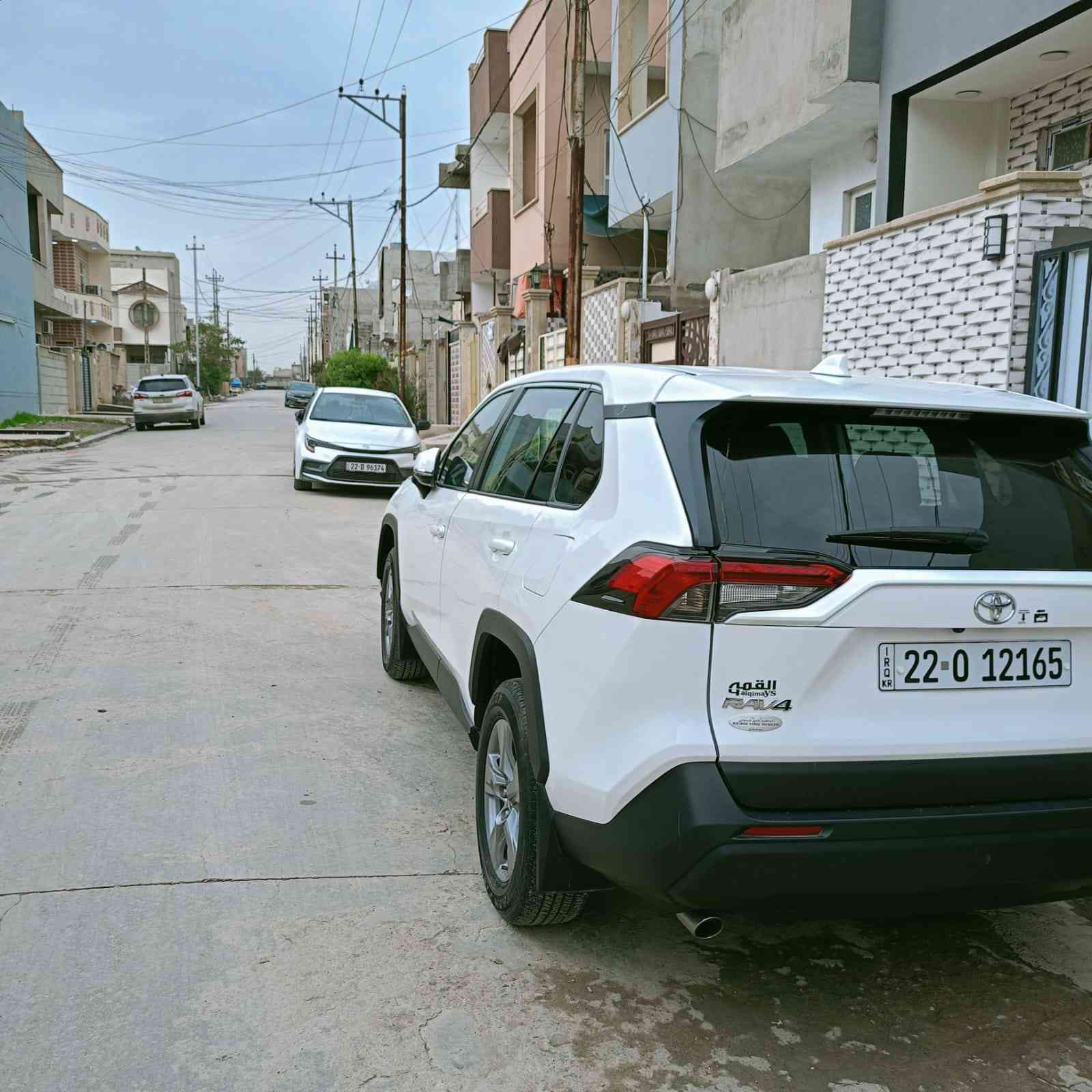 السلام عليكم ورحمة الله 
سيارة تويوتا راف فور 2023 أبيض رقم أربيل ماشيه 34KM مواصفات LE السيارة 6انضمة قيادة 
تبريد قطعتين 
اشاير في المرايا 
مع حساسات اجتياز
السيارة ضررها بارد مع تقلم فقط
السعر 212 وقابل للتفاوض
متوفر فقط واتساب او اتصال 
رقم الهاتف ***********
