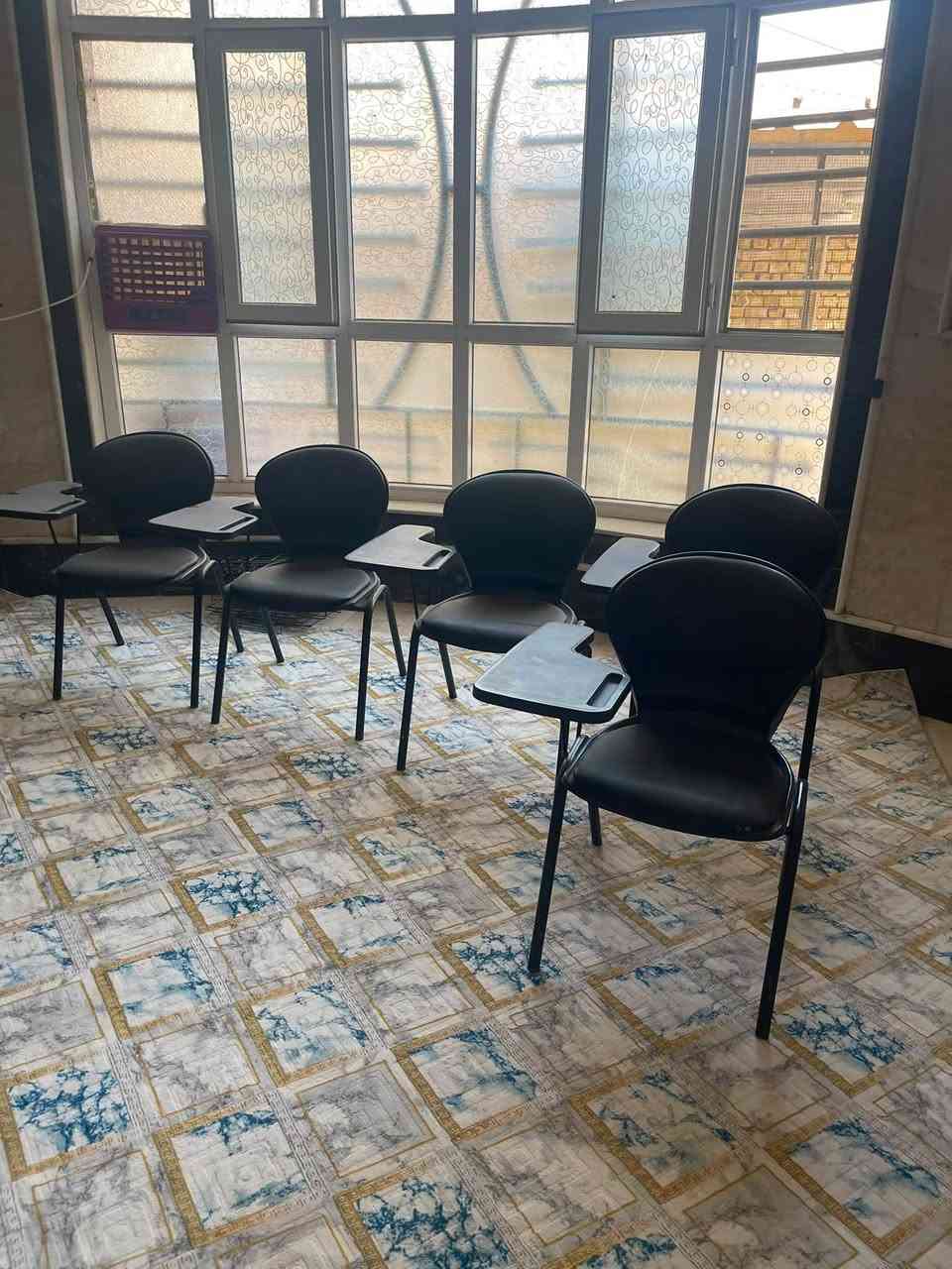 يوجد كراسي جامعية غير مستعملة         المنشأ تركي اصلي  سعر الكرسي الواحد ( 35,000) الف دينار  مع المجال 
الاستفسار الاتصال ( ***********) ابو جعفر

