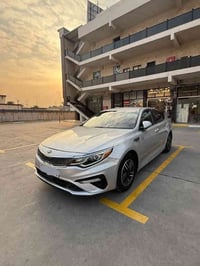 السلام وعليكم للبيع  كيا اوبتما2020 وارد امريكي   ماشية 100الف رقم ارب...