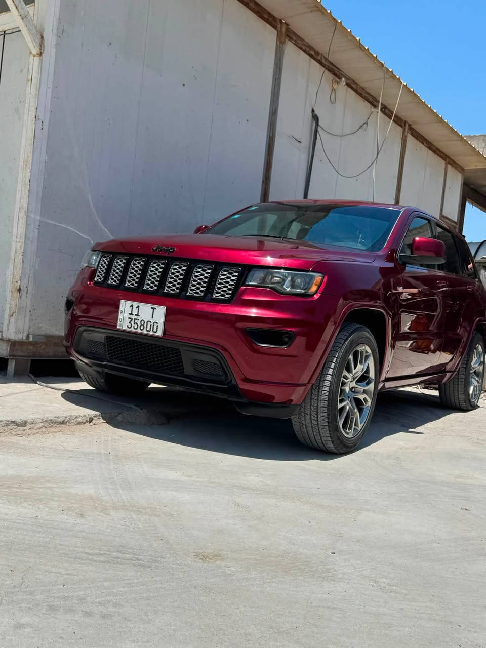 جيب موديل ٢٠١٧ ب اسمي سنوية جديدة 

 ماشية ١٢٠

محرك v6 ٣٦٠٠

فتحة كشنات جلد وتحكم كهرباء وتدفئة كشنات 

السيارة جديدة وجاهزة مابيها اي نقص

بيها ٥ قطع صبغ فقط بدون ايربالك

السعر ١٧٥ 
***********
