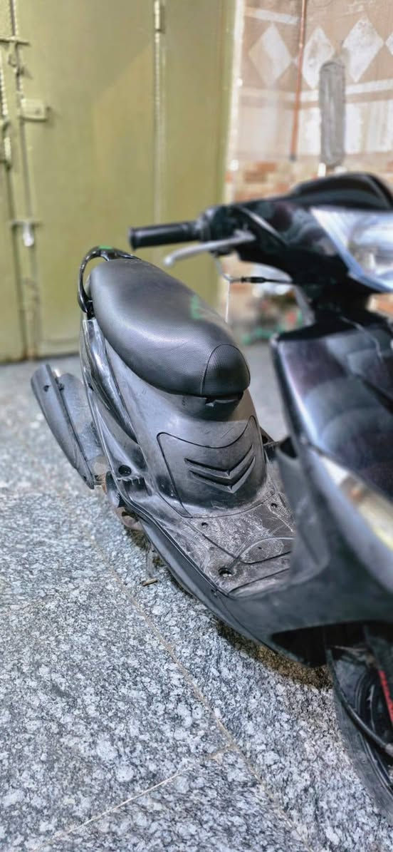 عدله صارله شهرين من طالعه
ختم واحد وي المكينه 
نكره سلف 
كله شغاله 
تفحص وين ما تريد 
بلواقع بحد احله 
معدل120
سعر 900 وبيه مجال 
مكان سماوه حي الحسين 
***********
