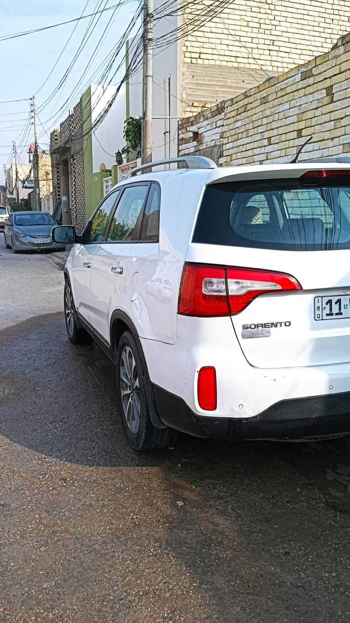 السلام عليكم سورنتو موديل ١٥ خليجي فول مواصفات قرميدي كويتي سته سلندر سبعه راكب ثلاث قطع تبريد رقم بغداد انكليزي بسمي بيه قطعتين مبدل اصلي بدون داخل بنيد وجاملغ ورشة صبغ بجاملغ وره مكان النجف السعر ١٥٥ وبيه مجال قليل للتواصل ***********
