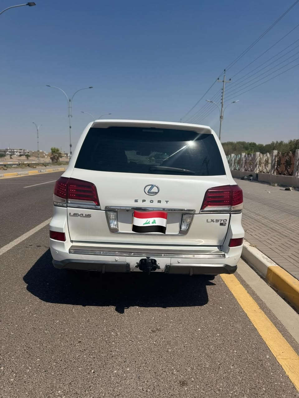 لكزس موديل 2015 كفاله عامه رقم بصره فول مواصفات  LX570
سعر380 بيها مجال قليل الاستفسار على الرقم (***********)
