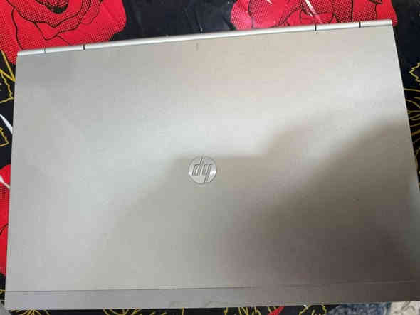 حاسبة HP EliteBook 8470p – i7 / 8GB / كارت AMD – للبيع

• المعالج: Intel Core i7
• الرام: 8GB
• الهارد: 500GB HDD
• كارت شاشة: AMD Radeon HD 7570M
• الشاشة: 14" HD
• النظام: Windows 10

الحالة:
الجهاز نظيف جداً وشغال 100%
البطارية الأساسية تحتاج تبديل، ويجي وياه بطارية ثانية أيضاً تعبانة

الأداء:
يشغل Fortnite – PES – GTA V
مناسب للدوام، الدراسة، الانترنت، والبرامج اليومية

💰 السعر: 225,000 د.ع (نهائي للبيع السريع)
📍 الموقع: كربلاء – البوبيات
📞 *********** كربلاء
