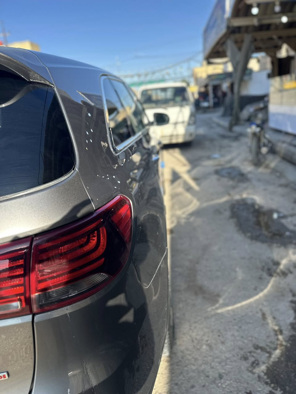 السلام عليكم 
كيا سورنتو موديل ٢٠١٩ 
٧ راكب  مكينه ٢٤٠٠ مامفتوحه ٤ سلندر 
حادثها جاملغ وباب بدون أرباك  رقمها سليمانيه باسمي سنويه تنتهي ٢٠٣٠ 
السعر ١٦٠ وبيها مجال بسيط ***********
