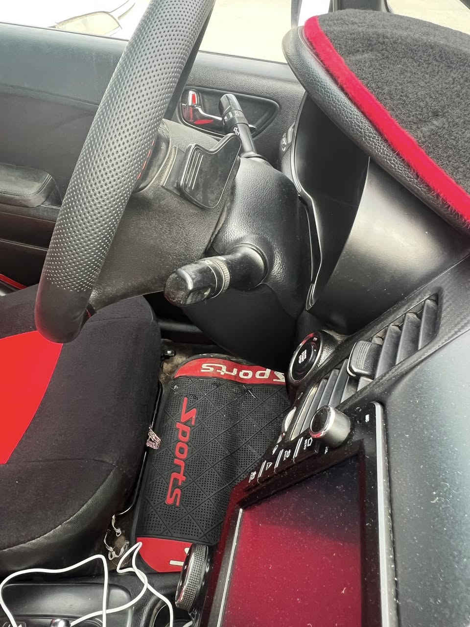 فورتي 2015 ب 92 ورقه
بصمة 
مري شفط 
رساله ترحيب  
بصمة ابواب 
1600 تيربو 
جكات سرعة 
4 قطع صبغ 
ماشيه 110 
سياره جاهزة 
بغداد الغزالية 
***********
