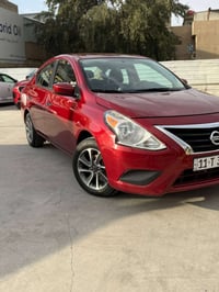 نيسان فيرسه ٢٠١٨ السياره بيه طخات بصيطه بصفحت السايق السعر ٩٨ ورقه  ات...