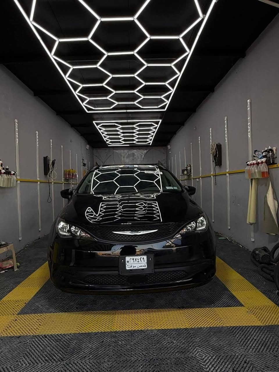 السلام عليكم بيع أو مراوس كرايسر  24 ماشيه حاليا 10 الف ميل حره بدون رقم محرك 3600 صور حادثه بل منشور تبديل جاملغ وصبغ باب سائق ٦ اسلندر ٧ راكب مكان السياره الديوانية السعر 225 ورقه وبيه مجال وللاستفسار الاتصال *********** مكاني الديوانيه
