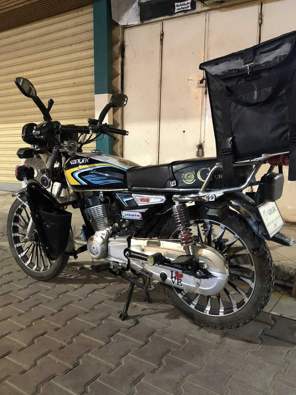 السلام عليكم سيفان ضاغطة وزنجيل موديل 25
المحرك الرصاصي الباب الاول 

نكرة سلف + تشغيل عن بعد بصمة 

ماشي شي قليل  

محرك شرط 

مابيها اي نقص 

كهربائيات كلها شغالة 

مكانها تكريت الاربعين 

سعر 800 بيها مجال قليل المو شراي لا يعلق 

للأستفسار ***********
