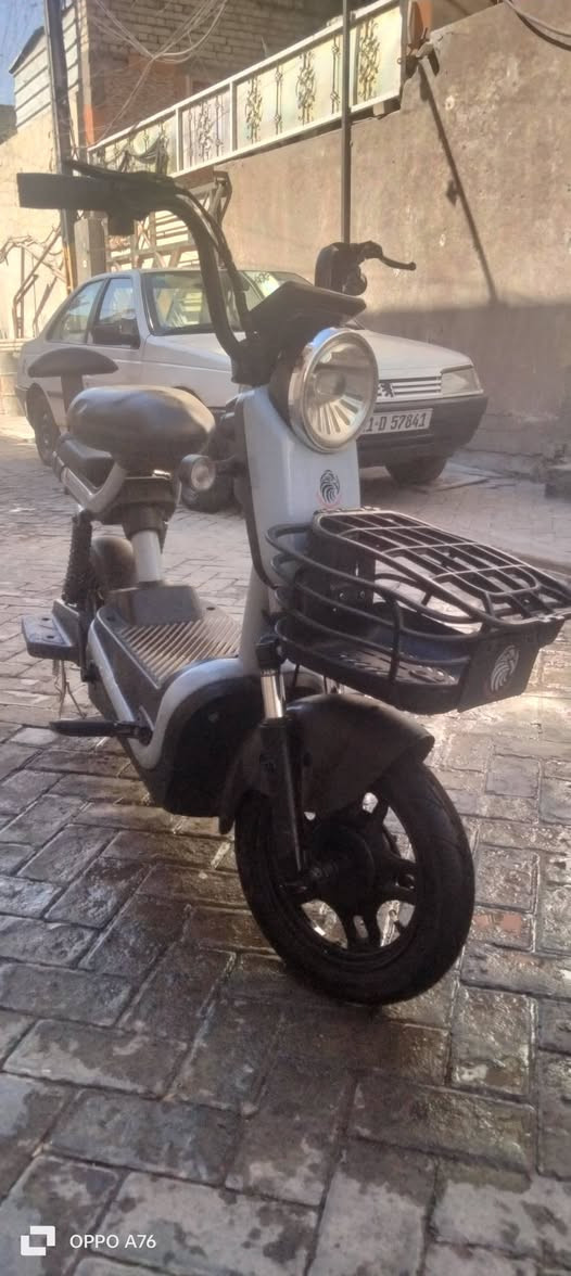 السلام عليكم دراجة شحن الريان للبيع مابيهة اي نقص 
حجم 14 دراجة نضيفة  كلها شغالة السعر 200 او بيهة مجال مكاني الشعب  للستفسار ***********
