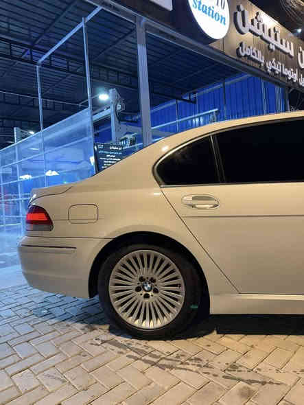 Bmw 730 Li 2008 | بي ام دبليو باخره ٢٠٠٨  
نزلت السعر لان مستعجل على البيعة 

السيارة جديدة كلش وكلشي بيها شغال على ايدي 
تصلحيها وغراضها كلها بلادية بدون زلغ واير 
وكلشي مبدل بيها جواها تخم تاير جديد مشلن اصلي 
وصدر امامي وخلفي كلة جديد بلادي مو صيني ولاتركي 

🟢سلايد روف طكتين شغال كهراء ويضا بي برده كهرباء
🟢بردات خلفيه عدد 5كهرباء وكلها شغالات 100/100
🟢كشنات جلد كهربائي 
🟢شاشت اعطال وبيها شاشه كبيره تحكم بل موس 
🟢اوكس بلادي بيها شغال وبيها سستم صوت كامل 
🟢ثلاجه ابواب شفط كلهن شغالات 
🟢مري جانبيه كهرباء وبيها هيترات ضباب وهيه شفط رادار امامي 
🟢لايت زنون 
🟢جنطه الخلفيه كهرباء وايضا شفط بيها شغال كله 
🟢تحكم ستيرن وستيرن كهرباء وبي ارباك كله شغال 
🟢كروز سرعه قفل سرعه يقفل من سرعه 20 وفوك 
🟢لايتات اوتو تشتغل من اضلم الدنيه اوتماتيك 
🟢اشاير بل مري وبيها اشاير بل جاملغات كلها شغاله 
🟢ويل كب اصلي مال الشركه  

السيارة مابيها صبغ انضربت عندي جاملغ وبنيد وبدلتهن تبديل بدون صبغ بدلت الجاملغ والبنيد من سيارة مطابق اللون مالتها بدون دواخل بدون شاصي ولا لغد الضربة سطحية كرد من فوك 

ماتصرف عليها دينار السيارة كاملة من كل النواحي مكينه وكير بالكفالة هن البلاديات نفسهن لامفتوحات ولامبدلات 

نزلت السعر لان مستعجل على البيع وماكو اختها بهالنضافة وهالسعر 
145 ورقة 

*********** 
السيارة بسمي هزة وسنوية جديدة 
مكاني بغداد السيدية
