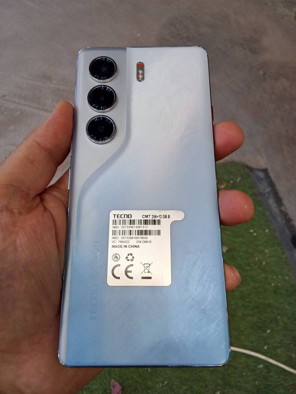 السلام عليكم للبيع، تكنو كامون 40 برو 5G 
ذاكرة 256 عشوائيه 12+12 
ملحقات، كاملة بعدهن ب كارتونه ممستخدمات 
جهاز بعده جديد زلخ مابي بعده، ب ضمان 
بطارية 100% 
 مكاني بغداد الدورة سعر جديد 447 الف حالين، ب سوق 
سعر العندي 360  الف وبي مجال حك الجية ضمان من، باب البيت،

استفسار ***********
