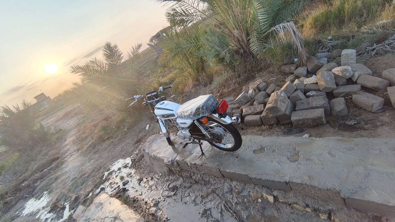 السلام عليكم دراجه شلامجه اصلي للبيع مفتوحه ولفات وبيه صوت مادري صارله هواي مامئثر عليه مكان شطره تعميره 25 شغاله كله لايتات اشاير بك لايت كله كامله دك هندر واطلع سعر خاص دراجه كلك كلك كلك كلك كلك ***********
