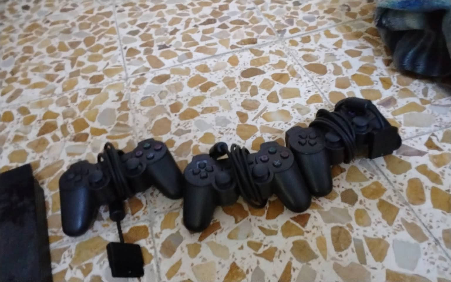 بلاي 2 للبيع وياه ميموري بيها العاب حلوه 
جي تي اي  و مصارعه وفيفا وبعد كثير و ياه 3 جوستيك
واثنين كرت خزن
 الجهاز شغال كامل ب 40


**إذا كنت صاحب هذا الإعلان وتريد حذفه لأي سبب، رجاءا أرسل رسالة إلى الدعم الفني**