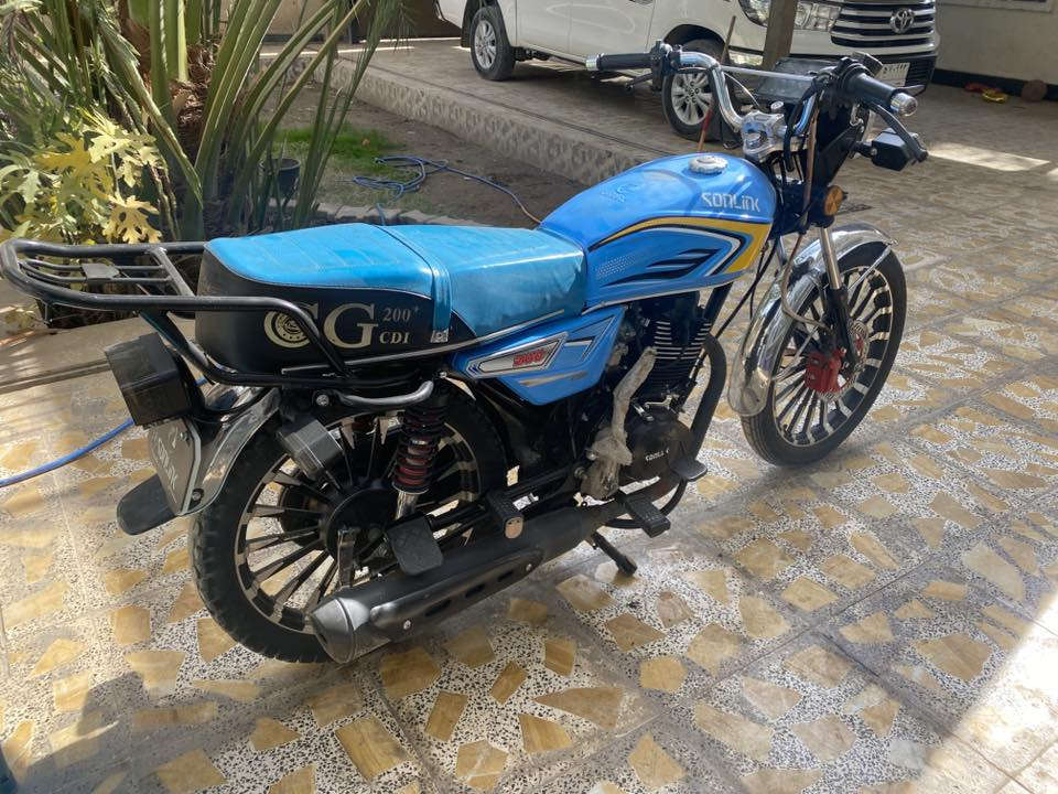 السلام عليكم للبيع سيفان موديل 2025 كفاله عامه اي نقص مابيه اوراقه كامله
اسويجات 2  بصمات 2 
الدراجه اخت الزيرو 
السعر 825 وبيه مجال 
مكاني بغداد الشعب 
***********
