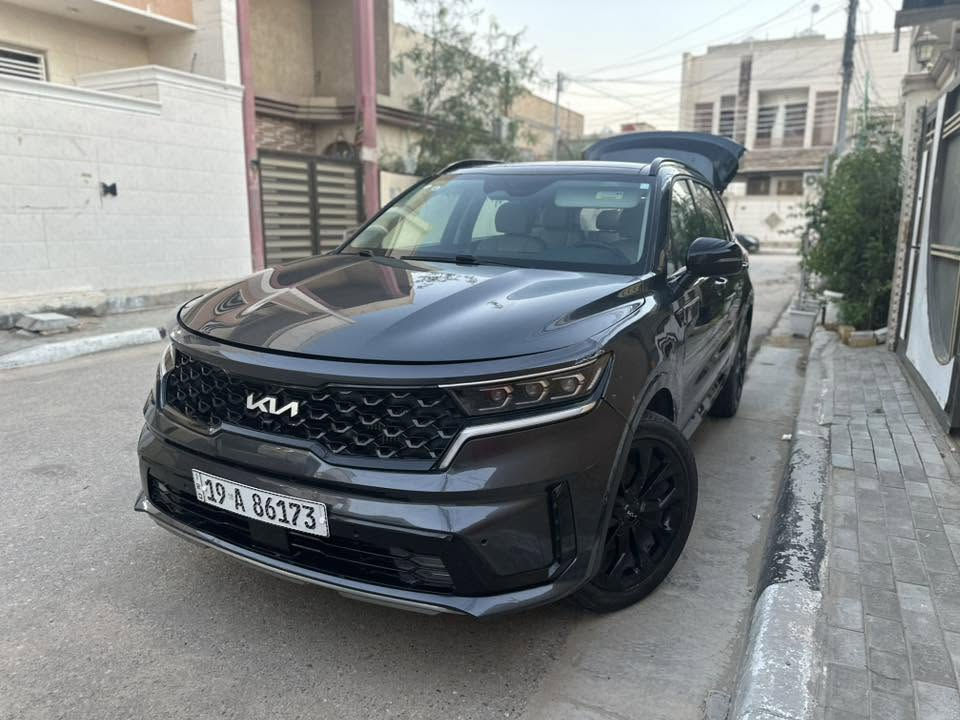 السلام عليكم 
كيا سورنتو وارد امريكي بيه طخه خفيفه بالجاملغ الأمامي وراجع علئ البارد وبدون قطرة صبغ 
موديل 2023

والباقي كفاله عامه علئ وضع الشركه وين ميعجبك افحص
مواصفات SX   معروفه فول مواصفات بانروما
 مكينه 2.5 تيربو   كير ٨ سرعات دبل كلج طيران
داخل جلد أبيض ملكي 
قياده ذاتيه 
تحديد مسار 
رادار امامي 
حساس جانبي
اشاره بالمرايا
مرئات جانبيه شفط
اوتو بارك 
اوتو ستوب 
تشغيل عن بعد 
ترحيب عند الاقتراب 
خمس انظمه قياده
كشنات أماميه كهرباء  
شاشه عداد دجتل 
كامره خلفيه
٧ راكب سياحي VIB
صندوك كهرباء 
بصمتين تشغيل 
وبعد بيه هواي مواصفات
ملاحظه السياره ماشيه 28 الف  أخت الزيرو
سياره جديده رقم كربلاء بأسمي تحويل ثاني يوم ومكاني كربلاء  *********** الشراي يتصل موجود واتساب
