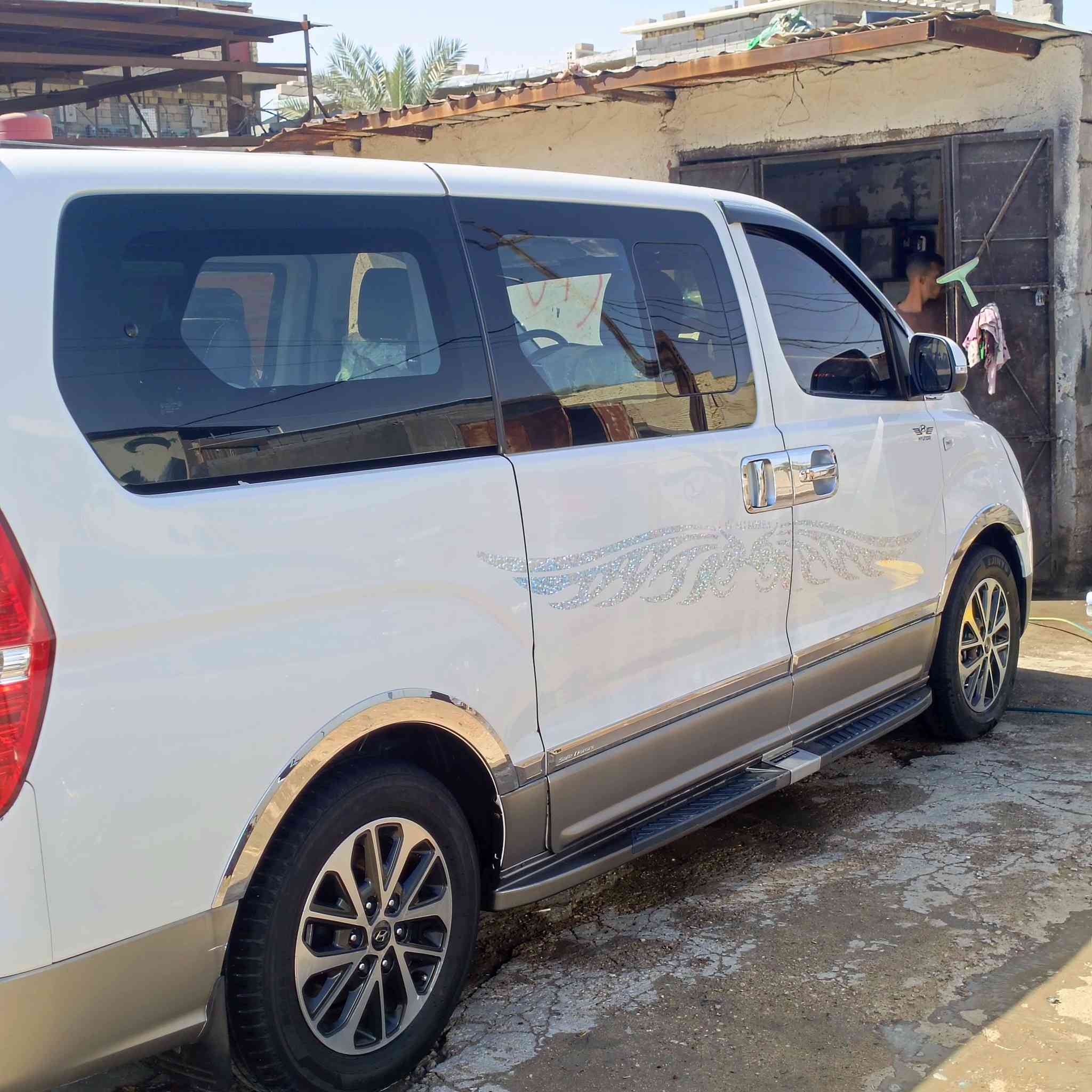 اسلام عليكم للبيع ١٦ مسكر كفاله عامه مكينه سبلاين ويل مري في اي في دوشمه ارظيه كشنات كله جديد سياره جاهزه تخم تاير نكسن ***********/ سعر ٢٣٧ بيه مجال
