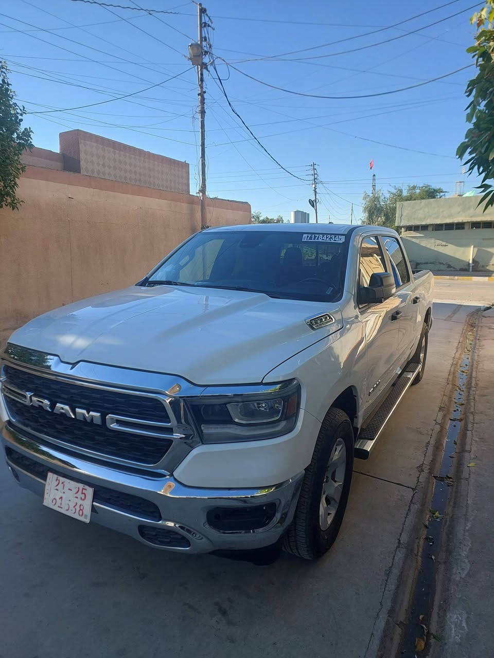 بسبب الوعد الكاذبه للبيع او مراوس رام بك هورن موديل ٢٠٢٣ مكينة 8 سلندر ٧٠٠ /٥٠٠٠ مرغوب   موصفات عتيادي باب طويل بدي قصير  بيه جاملغ سكن صبغ  رقم كاتي يترقم شمالي فقط سياره ماشي ١٤ الف (***********)واتساب
