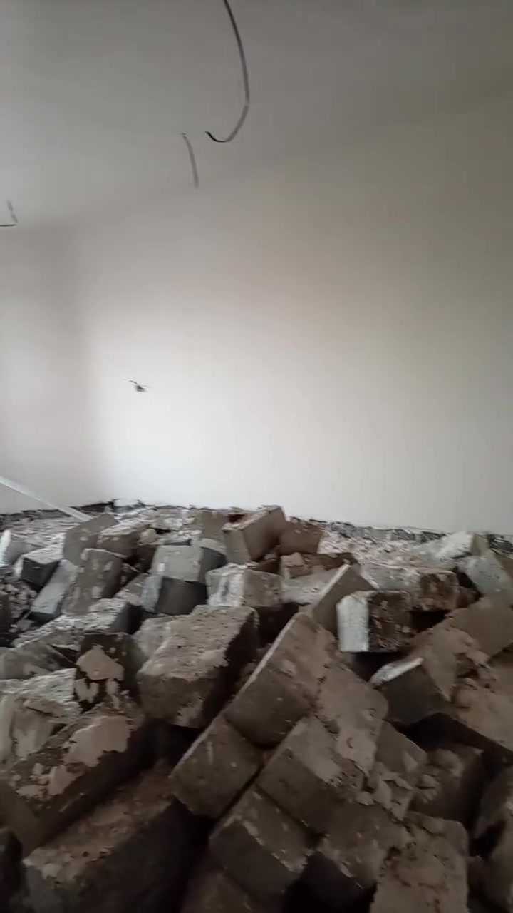 السلام عليكم كادر بياص من الموصل جص موصل كرسته وعمل شغل هندسه مساطر وكبان وخيط ***********
