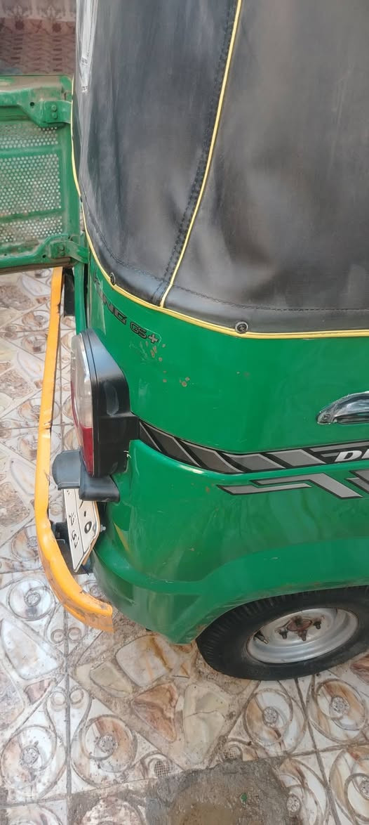 السلام عليكم .تكتك للبيع موديل 22  رقمه ذي قار مبدل كلجات مره وحده وظربه وره يم بك لايت مرجعه بارد السعر 720000 وبيه مجال بعد قليل الشراي يتصل *********** لايراسل لان ذاكر تفاصيل،
