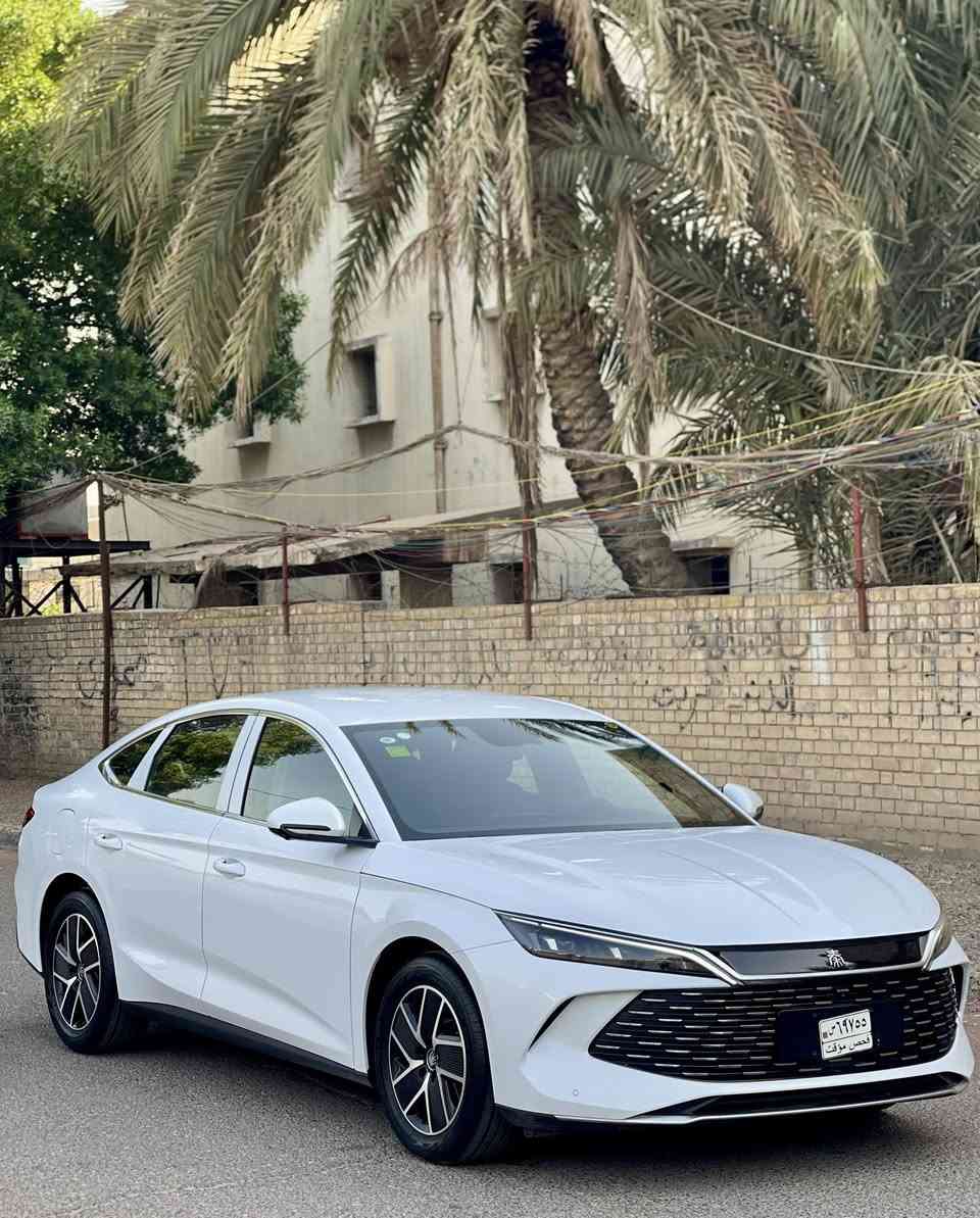 السلام عليكم 
اخر قطعه BYD كن الـ 2024
فول عدا الفتحه 
اربع كامرات
داخل زيتوني لونين
زيرو 
تترقم باسم المشتري 
السعر 24,600 
بغداد الكريعات 
هاتف ***********
