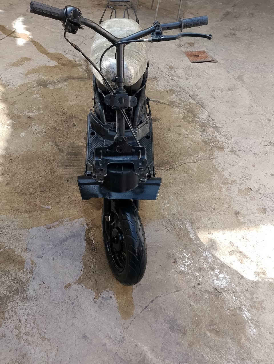 للبيع أي عيب مابيها شلعه ومعدل فول سعر 90 بدون معامله 
***********
