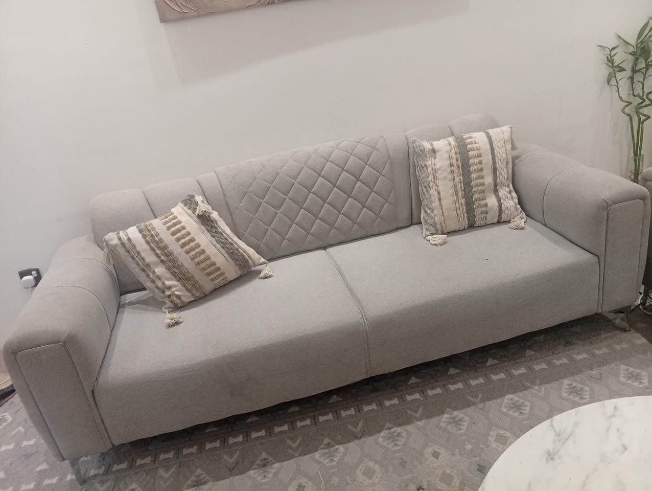 تخم قنفات 5 مقاعد يعني نص تخم للبيع اللون مميز قماش ثقيل مو العادي نوعية فاخرة ويتحمل اوزان عالية السعر 350 الف العنوان بغداد الاعظمية رقم التواصل *********** بغداد, العراق
