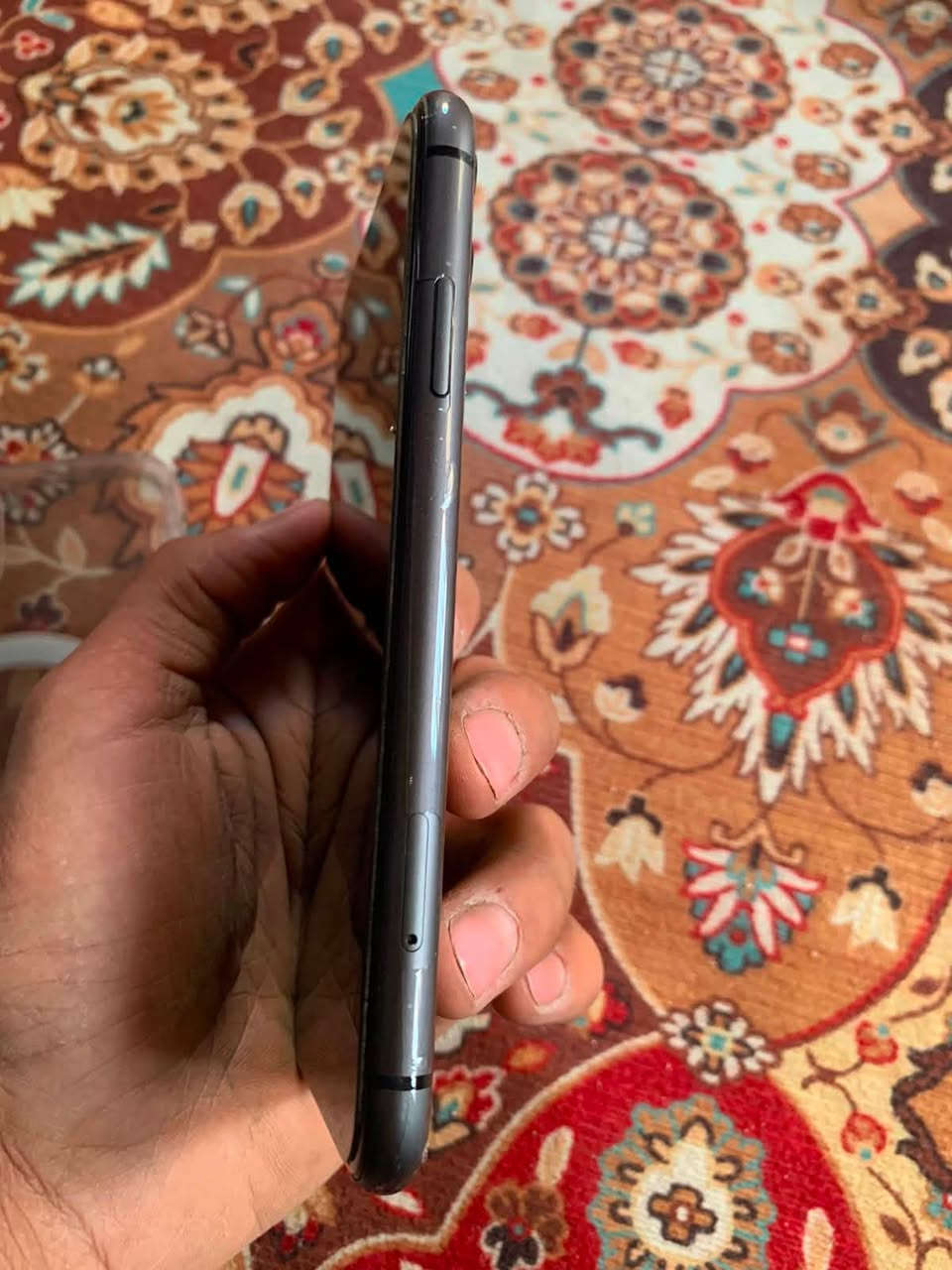 سلام عليكم آيفون ١١كامرتين
دبل شريحه 
بطارية ٨٥
ذاكره ١٢٨
فيس إيدي شغال 
جهاز نضيف كلشش للبيع 
٢٢٥بي مجال قليل ***********
