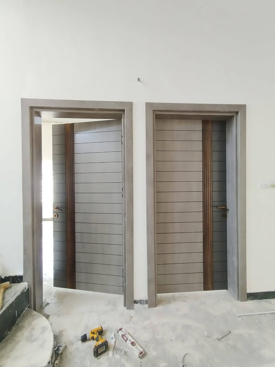 ابواب داخليه و خارجيه بأسعار مناسبه 
***********
