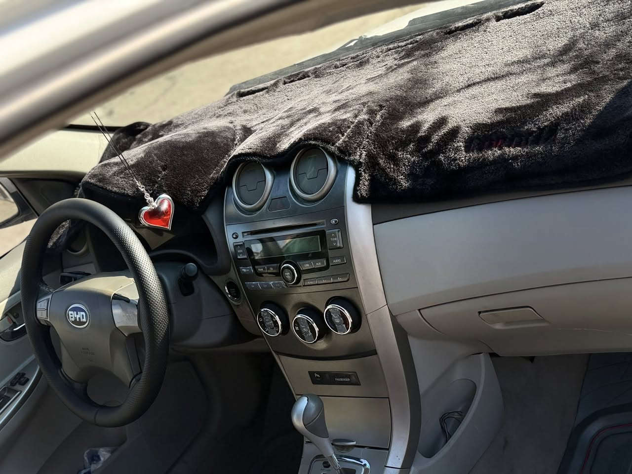 السلام عليكم بي وأي دي G32012لبيع محرك وكير شرط   بلادي ضررها ربع جلمغ الخلفي بجم كبس ضهر كبس فتح بل سقف بصمة فول مواصفات  السياراة خير من الله رقم جديدبسمي وهزه جديدة السياراه ماشيه 68الف كيلو متر حقيقي الخاص مقفل خابرني على الأرقام التالية ***********/***********
