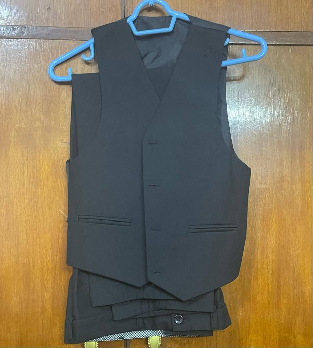 قاط ولادي ٣قطع فقط بالتخرج لبسه مكان شعلة يلبس ابتدائية من صف خامس ابتدائي لحد اول متوسط حسب جسم طفل السعر ٢٠ والله نظيف


**إذا كنت صاحب هذا الإعلان وتريد حذفه لأي سبب، رجاءا أرسل رسالة إلى الدعم الفني**