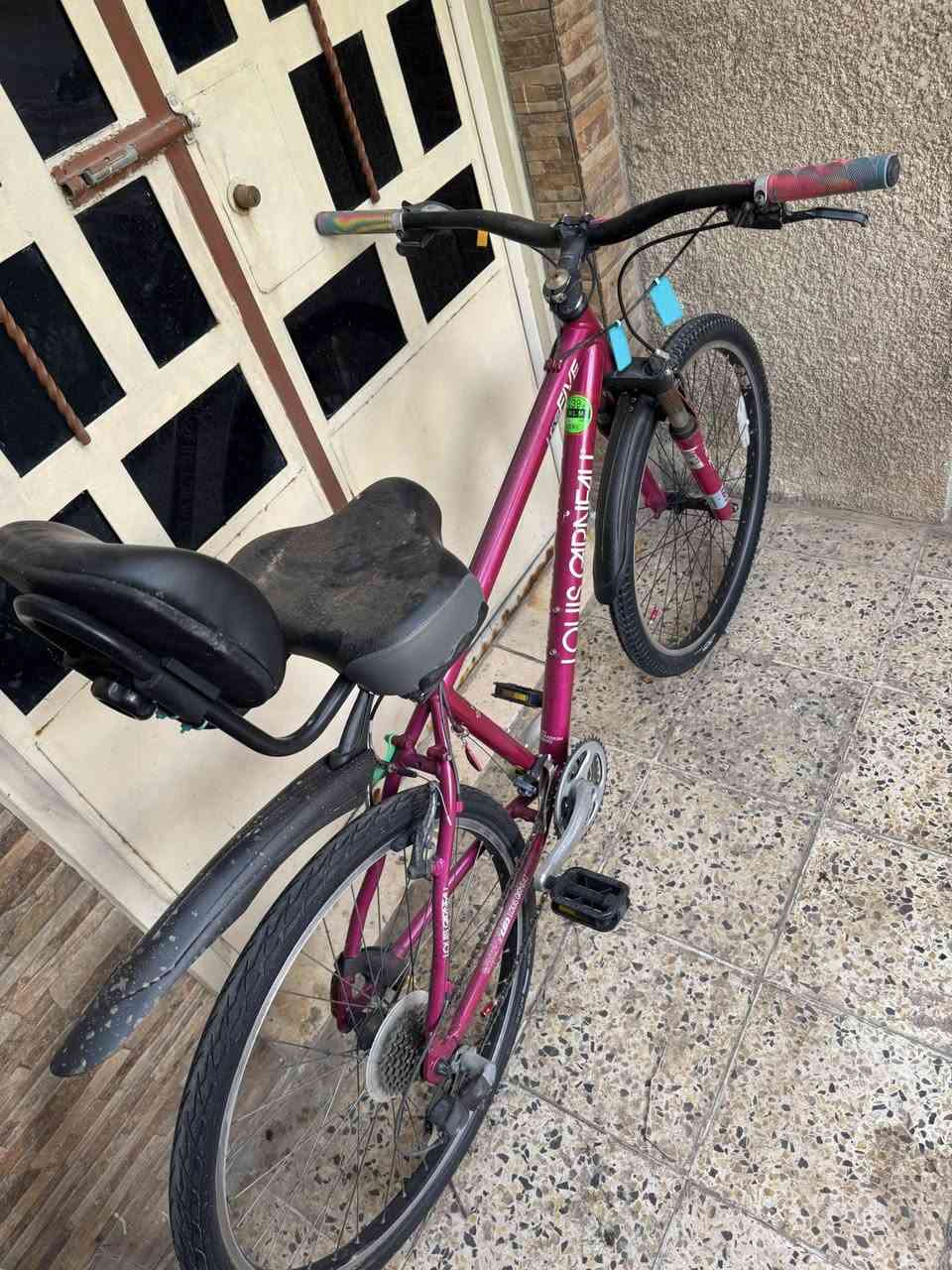 لويس المنيوم كندي جدا نظيف
مكاني بغداد الشالجيه

***********
