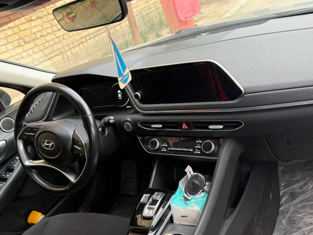 سوناتا 2023
فول مواصفات
محرك 2500 تنفس طبيعي
بصمة
تشغيل عن بعد
بانوراما للاخير
توقف ذاتي
بصمة ابواب
وبعد هواي مواصفات بيها
حادثها فقط بنيد مبدل وجاملغين كلير بدون ضربه وبدون تبديل فقط جمالية 
مكاني ناصرية سيارة معوقين نجف وكالة عامة
*********** ناصرية, ذي قار
