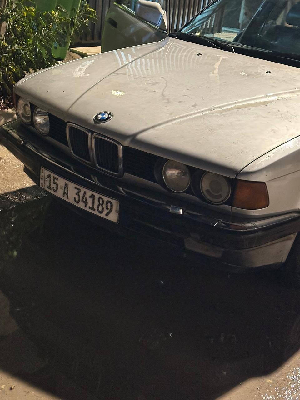 السلام عليكم BMW موديل 91
السيارة جاهزة ما بيها نقص 
تبريد تخم تأير جديد
حداديه جديده شويه بيها جراد
السعر 42 وبيها مجال بيع مستعجل السيارة بأسمي
مكاني حلة
***********
