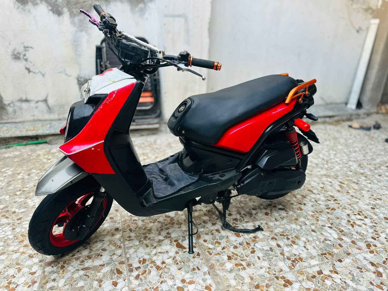 لسلام عليكم 

جبلي للبيع دراجه مكفوله لون احمر مغلفه جماليه الدراجه نضيفه حيل شاهد الله الصور تشهد وبلواقع احلى من الصور الدراجه كفاله عامله سعر مليون وبيها مجال بسيط حك الجيه مستعجل ع البيعه بسبب ضرف مادي مكاني بغداد العبيدي *********** للاستفسار اتصال ع الرقم
