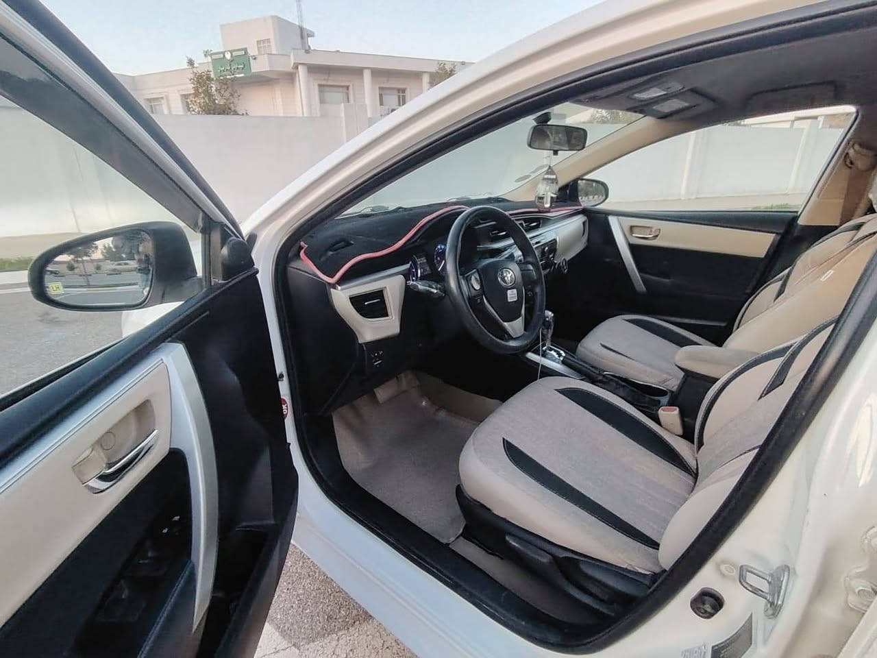 سلام عليكم كورلا موديل 2015 بصمه يدات نيكل صندوق بصمه   مكفوله من دعاميه الى الدعاميه محرك گير مكفول لا مفتوح ولا صرف ولا بخار  محرك 1800 حداديه جديده دوشمة ارضيه وصندوق جلد دوشمة كشنات  5 ويل كب اسبير شركه 4دسكات جديده تحكم استيرن جهتين تخم تايرات جديده ماشيه 124كم حقيقي والسونار بالنشر مكان السياره قضاء كلار محافظة سليمانيه ***********
