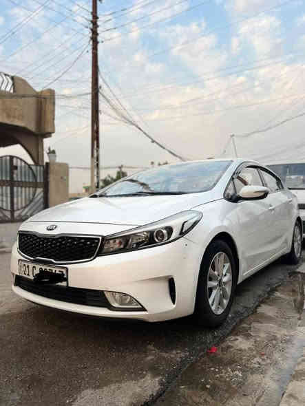 السلام عليكم
للبيع سيراتو 2017 

رقم سليمانيه رقم جديد بأسمي شرط التحويل 
 
السياره مكفوله من الصبغ والتبديل والبارد بس بيها رصعتين بالباب الخلفي جهت اليمين 

كير ومكينه وصدر كله بشرط 

السعر : 130 وبيها مجال 

رقم التلفون : ***********

مكان السياره :  البياع حي الري
