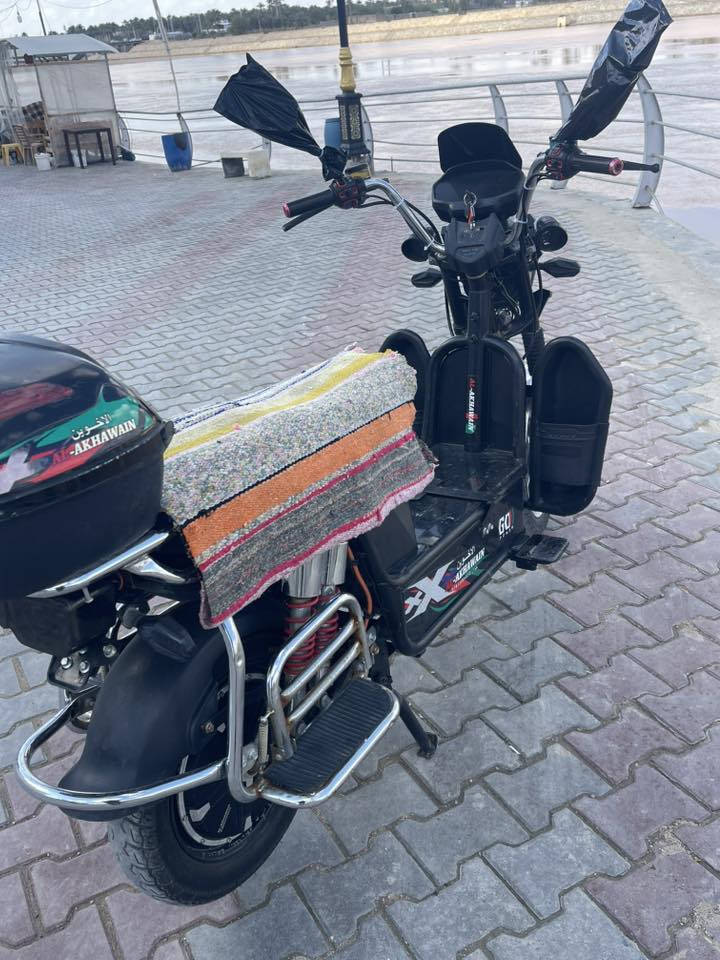 البيع ماطور شحن موديل2024 خمسه باتري بطاريات فول والك الفحص السعر 450 وبي مجال قليل رقم ***********
