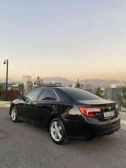 تويتا كامري موديل 2012 سه نه وي تازه يه تا 2030
به ناو خومه وه يه 
ئه مريكي Se فول مواسه فات مه كينه ي نه كراوه ته وه
 سلايد شاشه و كاميرا و ته حديد سرعه كوشن كاره با
دوگمه ي خليسك ئاوينه كاره با 
سي مودي ليخورين توماتيك و عادي و سوكان شه فت و ئيكو  نيو كوشن جلد
نيو چه مه له خي دواوه بوياخه  بيناو گرتن 
رون و پاتري و هايدروليكي تازه يه ناوي لوكه تاقمي تايه ي لوكي بوبه سراوه ناوي حه مام كراوه 
سعري 130گه لاو مه جاليكي كه م
***********
