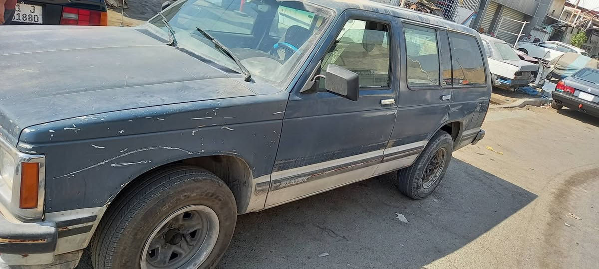 السلام عليكم للبيع بلايز جيمي موديل ١٩٩٤ اوتوماتيك اكسل  مكانها بغداد مجمع مشن السعر ٣٥ ورقة وبيها مجال  سنوية وهزة جديد الاتصال بالرقم ***********
