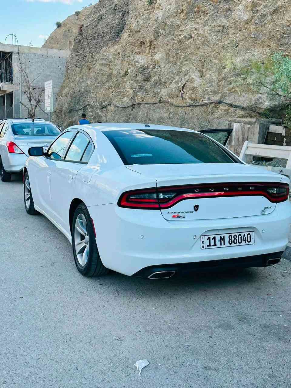 جارجر 2015 Sxtمواصفاته معروفه
بيض ثلجي. وليس صدفي. رقم بغداد دولي. مداور ثاني.يوم 
سياره جديده كارتون شرط. ربع دينار ماذب. عليه تخم تاير حداديه كير مكينه اكسل. كله شرط. وفيديو موجود لسياره كلشي. موضح بيه سياره قطعتين سرقه سرقه فقط مفتوحات مرجعات نفسهن بس. سعره ١٨٥ رقم الموبايل ***********
ورجائن لماعجبه لمنشور او لسعر لايعلق. السوك كلشي. بي ونضيف معروف. سعره تحياتي ♥️
