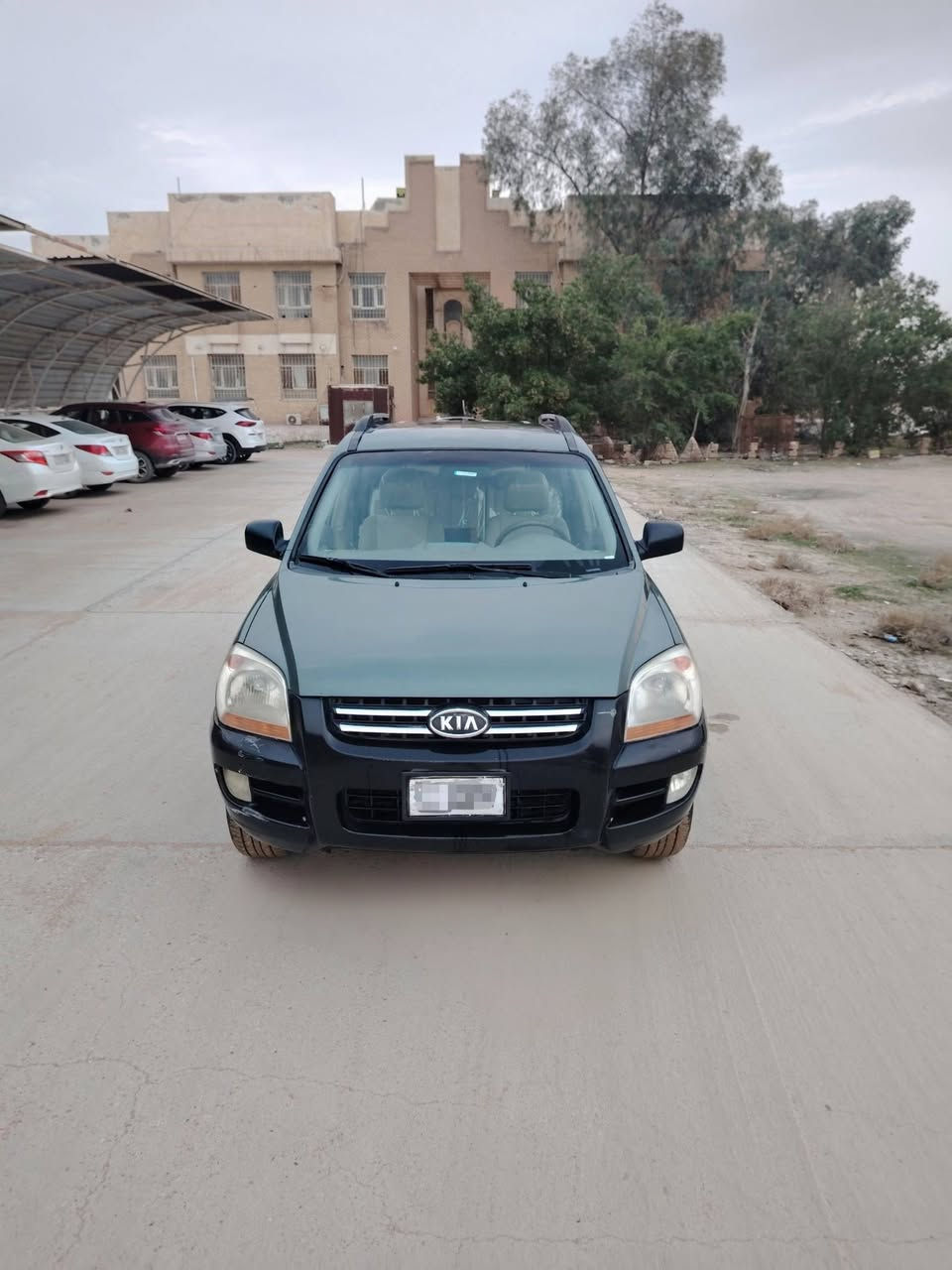 السلام عليكم
كيا سبورتج موديل 2007  أمريكي سيارة مال بيت ونظيفة كلش محرك 2700 6 سلندر وماشية 145 سيارة بحالة ممتازة.. وكلشي بيه شغال من كهربائيات وتبريد وكير ومكينة.. بيها جراد قليل بالسقف.. وما بيها صبغ.. 
والسعر 100 $ وبيه مجال للشراي
والاتصال على الرقم ***********
واتساب ***********
