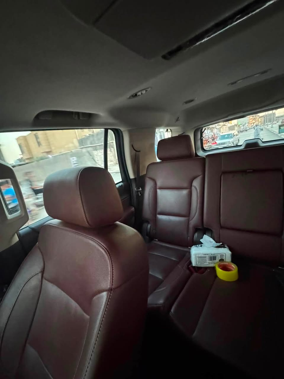 السلام عليكم 
تاهو 2020 
فئة LTZ 
فول موصفات
تبريد وتدفئة كشنات
شاشه 8 إنش 
Android Aute/ apple carplay
شاحن لاسلكي 
فتحة سقف 
تشغيل عن بعد
كامرة خلفيه 
تنبيه الاصطدام الأمامي 
وبعد ما شاء الله هواي موصفات بيها 
السياره بعدهي جديده ماشيه بس 90456الف 
موقع السياره البصرة دور الصحة 
رقم التواصل ***********
